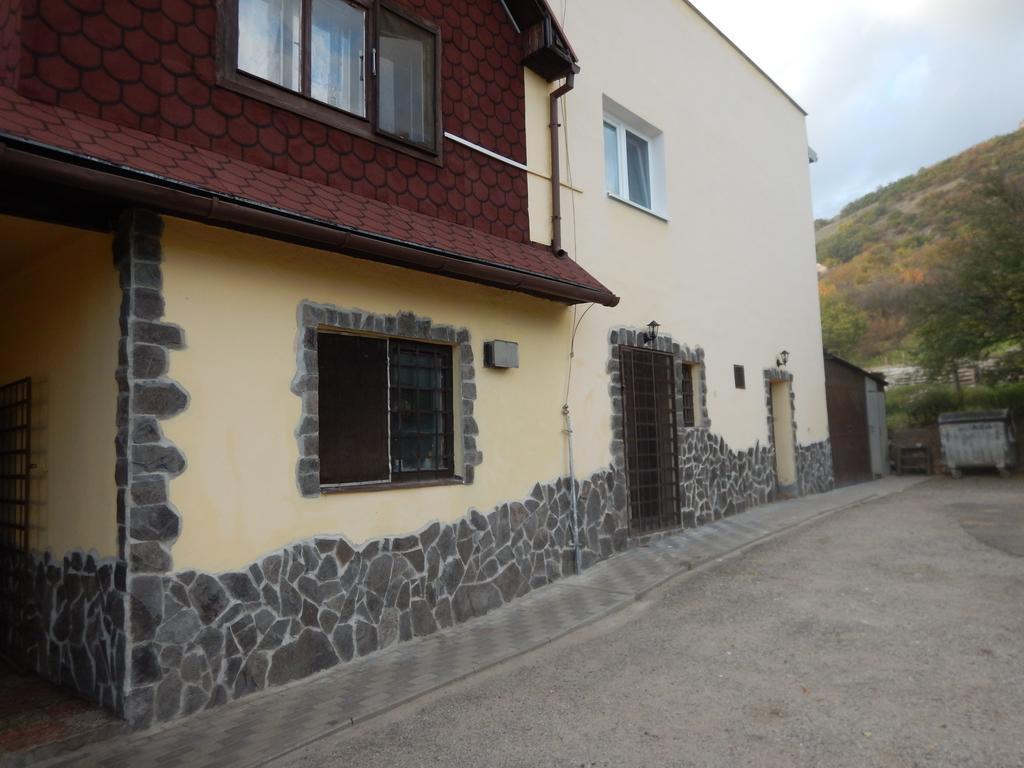 Penzion A Restauracia Pod Hradom, Turna Nad Bodvou Dış mekan fotoğraf